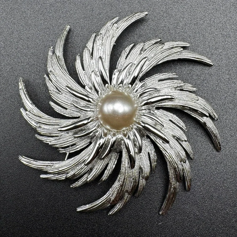 Vintage Sarah Coventry Silver Tone Swirl Sunburst Faux Pearl Brooch Signed Pin